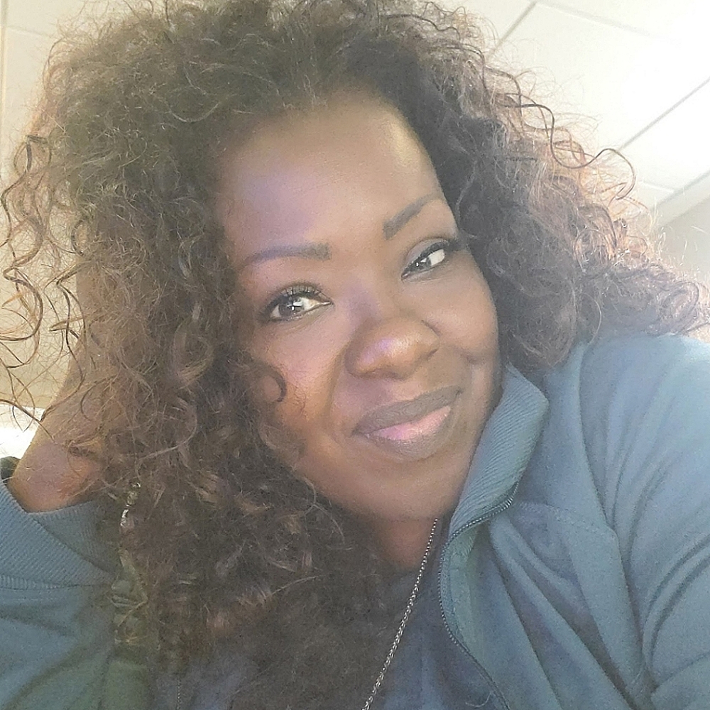 ❤️ ❤️ Meet your Posher, Stefanie D